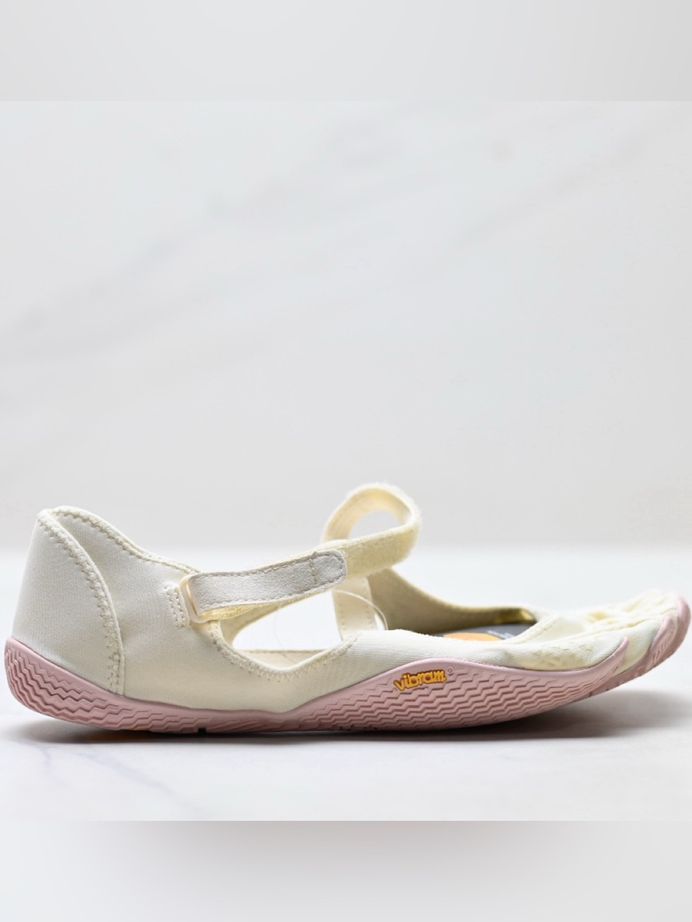 Vibram Kids Mary Jane Barefoot Shoe in Cream and Light Pink